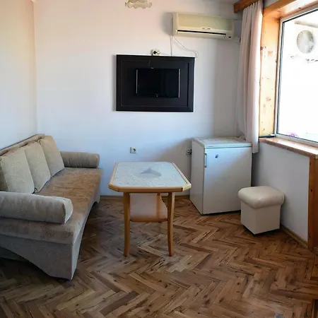 Guest house Private Trakiets 2*